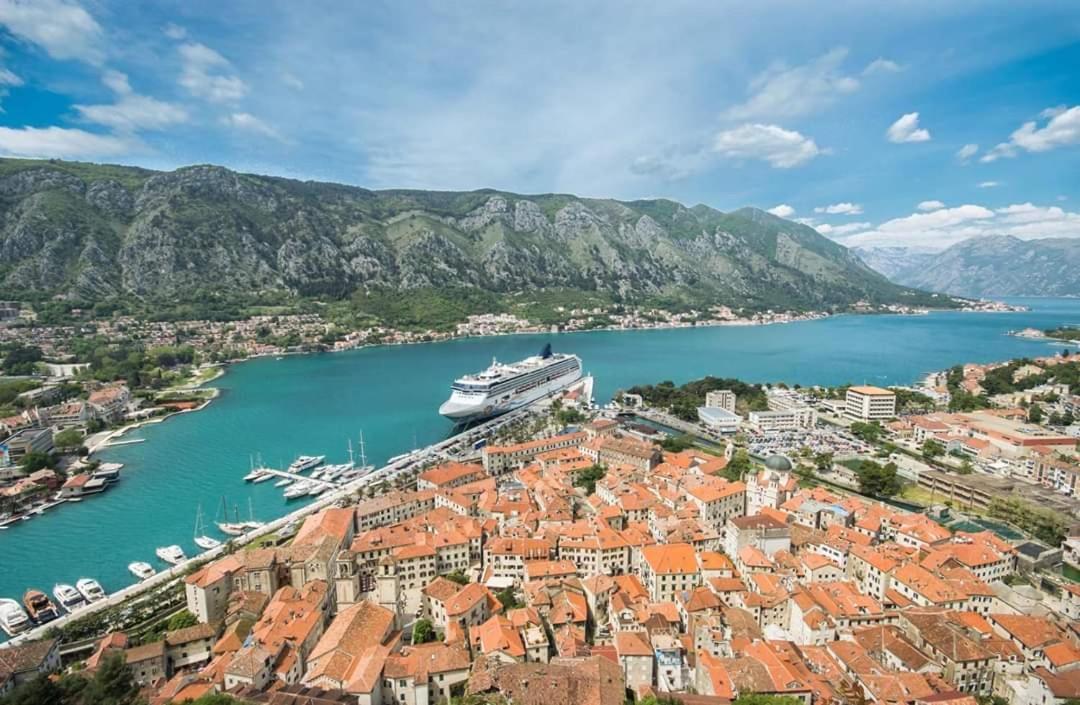 Alisa Sea View Apartment Prcanj Kotor Zewnętrze zdjęcie