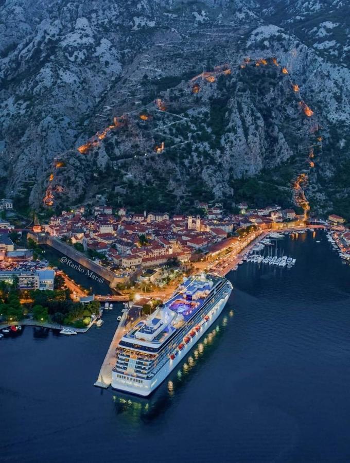 Alisa Sea View Apartment Prcanj Kotor Zewnętrze zdjęcie